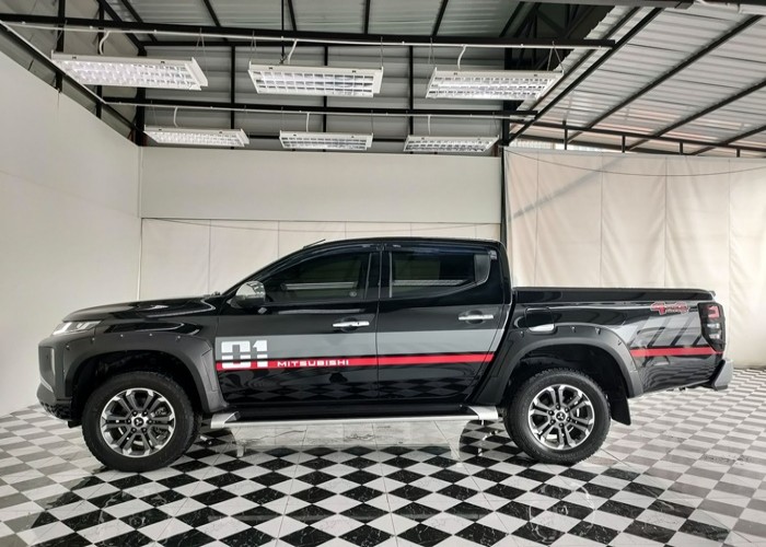 Used 8
                    MITSUBISHI
                     for Sale Image