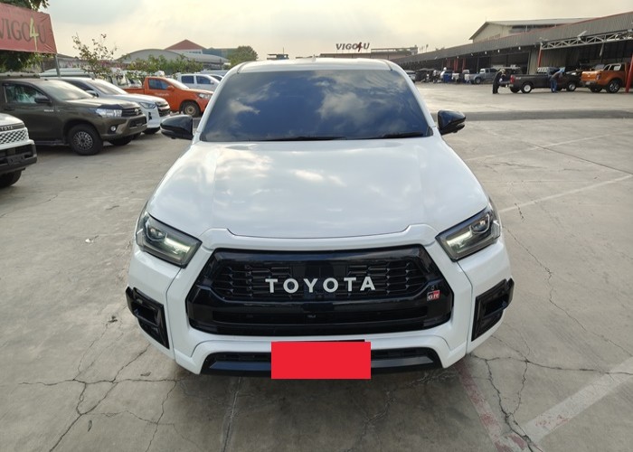 Used 8
                    TOYOTA
                     for Sale Image