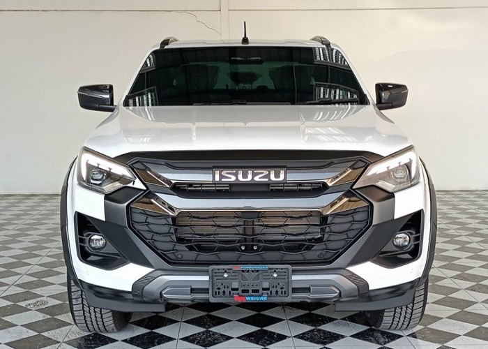 Used 1
                    ISUZU
                     for Sale Image